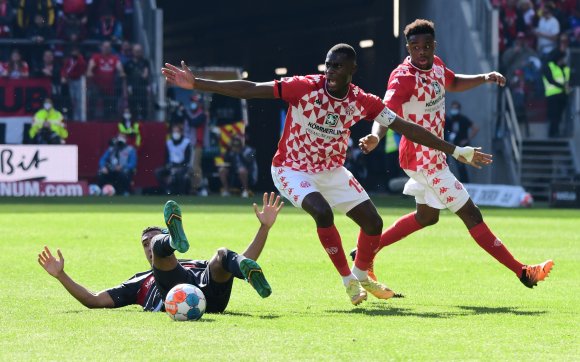 Seit Moussa Niakhaté angekündigt hat, die 05-Fans stolz zu machen, ist eher das Gegenteil passiert.