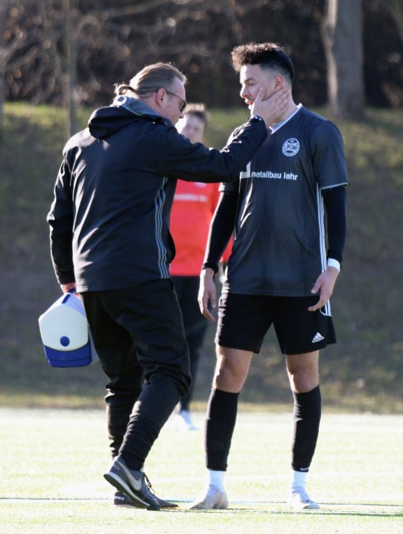 Trost von Trainer Tim Klotz konnte Nadim El Mourabit als gescheiterter Elfmeterschütze gebrauchen. Elfmezer
