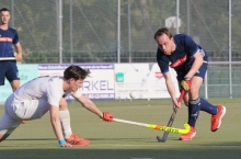 Für die Regionalligamänner des TSV Schott (r. Simon Jacob) beginnt die Rückrunde mit der Revanche gegen Tabellennachbar HTC Würzburg, der Anspruch ist eine spielerisch dominante Vorstellung.