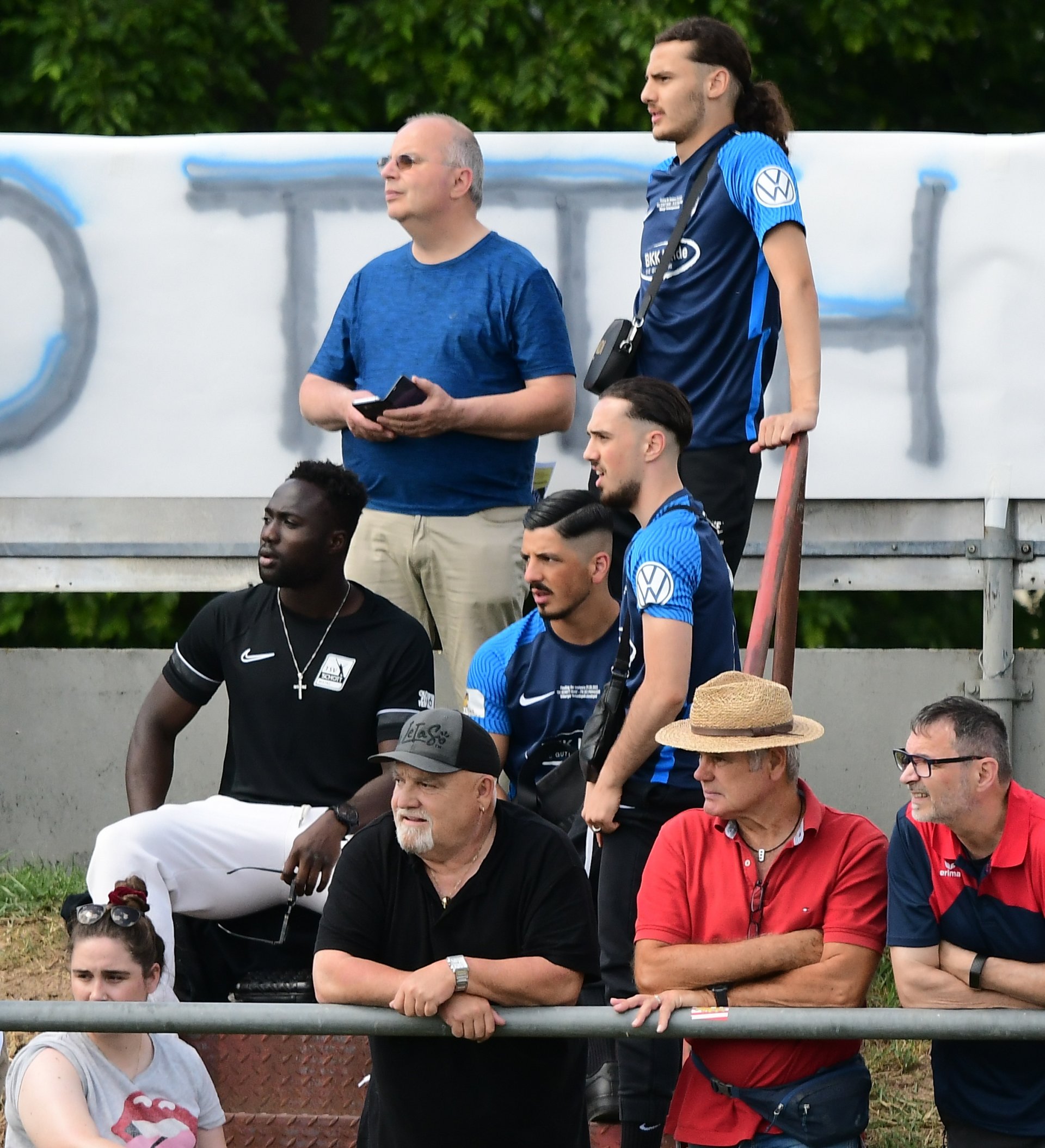 Aufmerksamer Beobachter: Raphael Assibey-Mensah (l.), vor einem Jahr von Schott zum Drittligisten SC Freiburg II gewechselt.