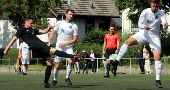 Starke Offensivrolle aus der zweiten Reihe. Die Kreise von Jared Lidy waren von der Geinsheimer Defensive nicht effektiv einzuengen. Hier erzielt er per Dropkick das 5:0