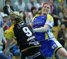 Noch war die SG Bretzenheim (r. Annika Hermenau) nicht in Bestform zu sehen gewesen. Beim ASC 09 Dortmund sollte allerdings auch eine solide Leistung für den vierten Saisonsieg ausreichen.