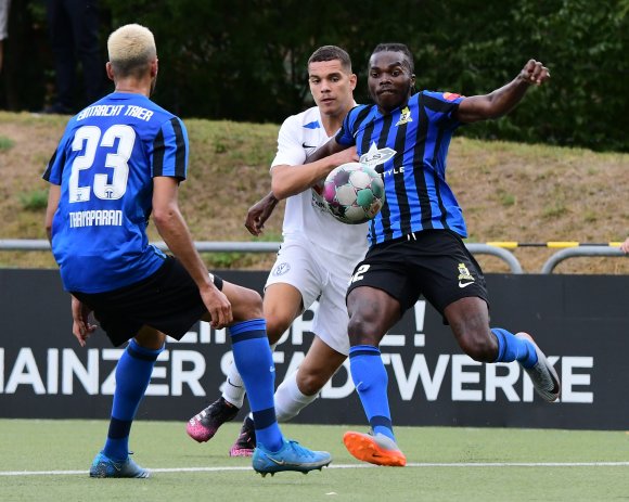 Früh stören oder den Gegner tief empfangen? Die Taktik, mit der Karim Zeghli und der SVG am Samstag gegen Wormatia Worms bestehen wollen, verrät Trainer Anouar Ddaou noch nicht. Wie auch immer: Eintracht Trier würde sich über jeden Gonsenheimer Punkt freuen.