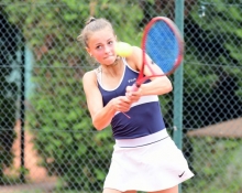 Elise Barnstedt (Grün-Weiß Mainz) setzte sich in ihrem Erstrundenspiel...