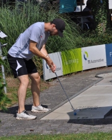 Lukas Neumann erreichte das Finale des Lochwettspiels und unterlag im Stechen knapp gegen Dennis Kapke.