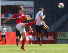 Lucas Laux und seine Nebenleute in der Innenverteidigung, Lasse Wilhelm und Juraj Hartmann, möchte Trainer Jan Siewert in der Entwicklung zum Regionalligaspieler besonders fördern.