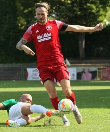 Nach Zuspiel von Pascal Hertlein besorgte Robin Lehmann in Schifferstadt den schnellen Ausgleich für die SVW Mainz.