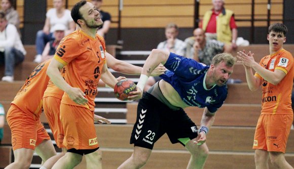 Die Erinnerungen an den letzten Sieg als Drittligist, den Eike Rigterink und sein Team gegen Handball Hannover-Burgwedel feierten, sind noch einigermaßen präsent. Ab sofort geht es allerdings wieder in der Oberliga zu Werke.