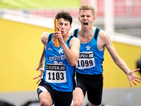 2011 war Fabian Ehmann (hier mit Robert Kösch) Schlussläufer der USC-Sprintstaffel bei den Deutschen Jugendmeisterschaften...