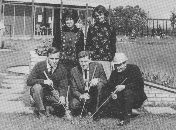 Als die Minigolfanlage im Volkspark noch adrett war: Mitglieder des 1,MGC Mainz in den 60er-Jahren.