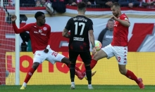 Bot als rechter Innenverteidiger gegen RB Leipzig eine herausragende Leistung: Edimilson Fernandes (l.)..