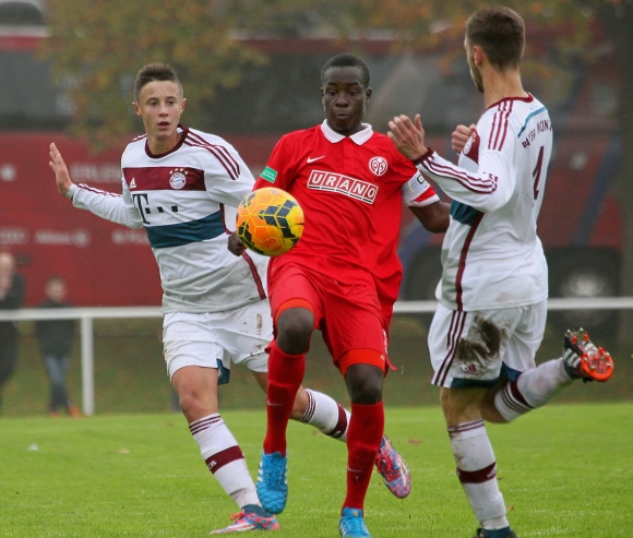 Kapitän Issaka Mouhaman und seine Mainzer U17 war den drei Punkten gegen den FC Bayern denkbar nahe - und dann kippte die Partie.