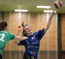 Es geht wieder nach oben - mit Carla Schurichs Wurfarm wie für die Sportfreunde Budenheim in der Handball-Oberliga, in der gegen den TV Wörth endlich der zweite Saisonsieg gewann.