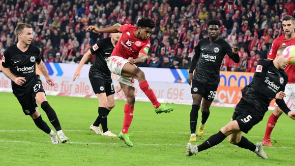 Eine von zwei Chancen, die sich dem starken Leandro Barreiro nach der Pause boten.