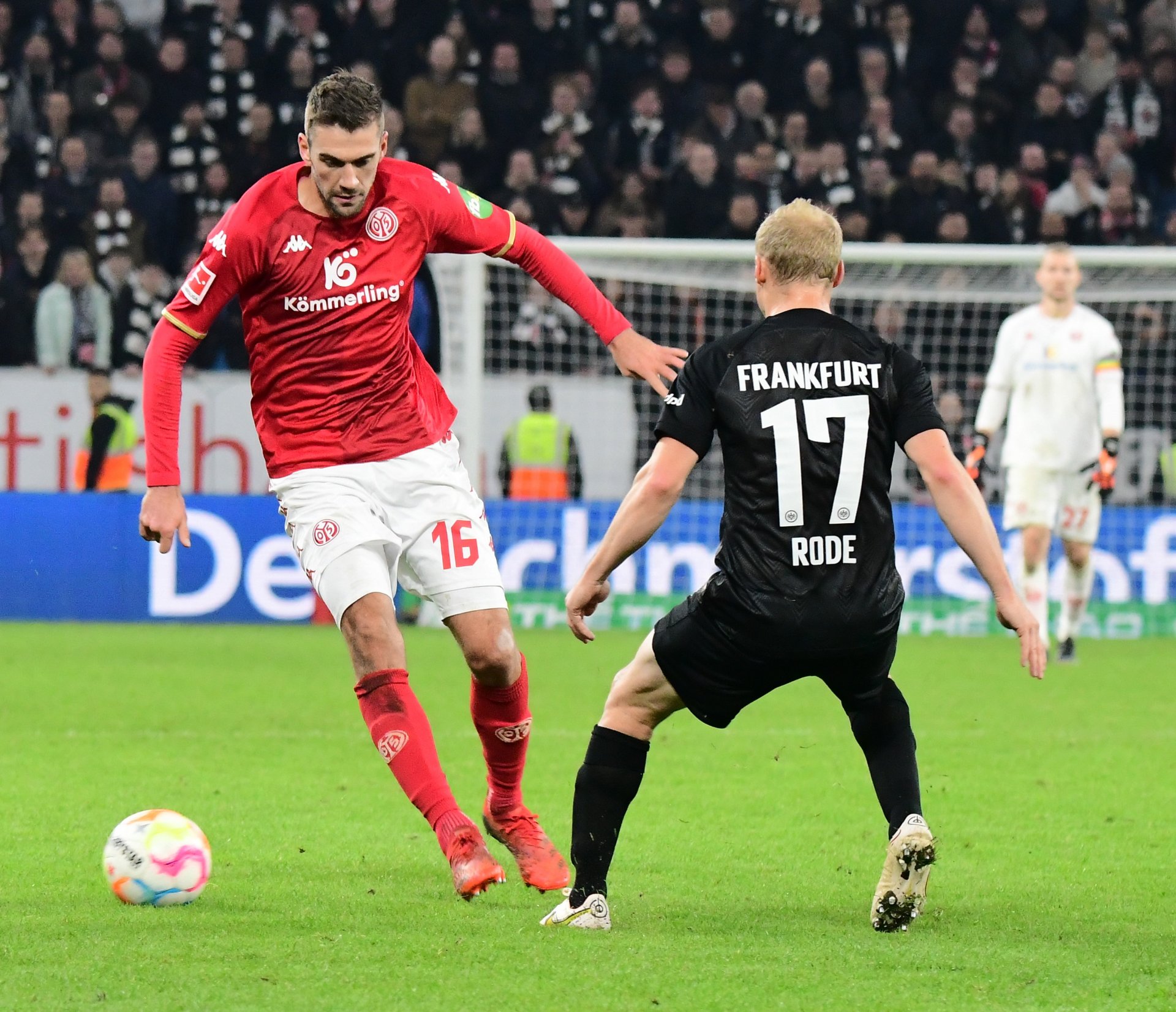 Stefan Bell stand nach einigen Spielen, in denen er von der Bank gekommen war, wieder in der Anfangsformation und rechtfertigte den Einsatz mit seiner Leistung. 