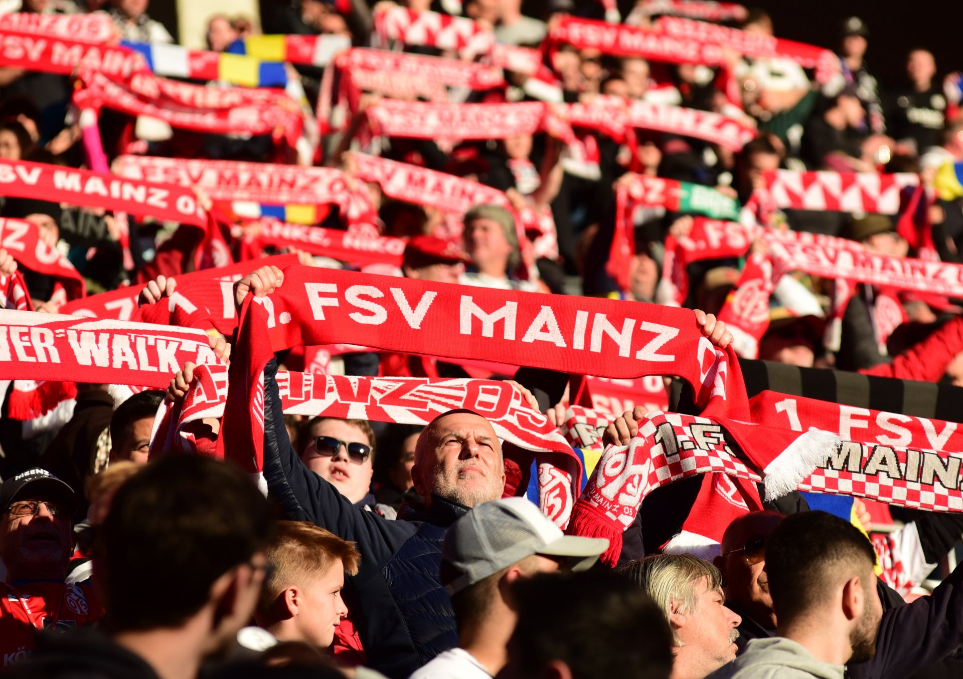 Die Fans waren nach zuletzt drei Niederlagen und einer grottigen Leistung wieder versöhnt...