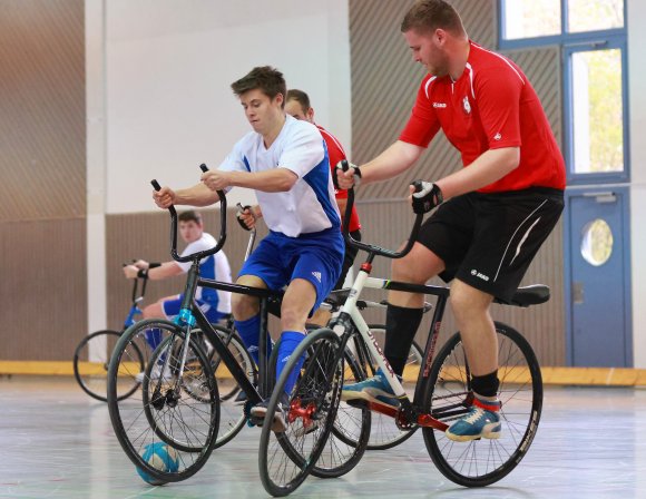 Spielte ein gutes Turnier: Youngster Felix Beismann (l.), der Neffe...