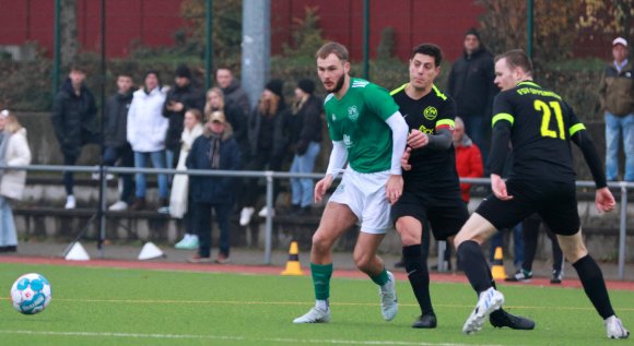 Jan Weinbach (l.) kam zur Pause für Tobias Kerz und erzielte ebenfalls zwei Tore...