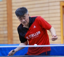 Chen Zhibin holt gegen den TTC Wirges einen verpassten Einsatz nach.