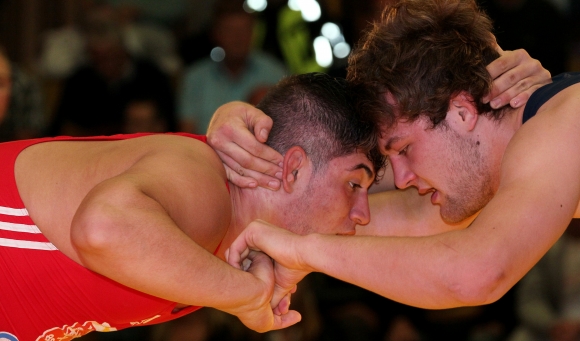 Ercihan Albayrak (l.) gehört zum festen Stamm der 88-Zweiten und wird auch am Samstagabend wieder auf die Matte gehen.
