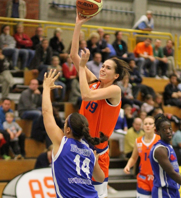 Vetrauen in die eigenen Stärken: Die ASC-Frauen um Centerin Katharina Feil wollen in Speyer zeigen, dass sie aus der jüngsten Niederlage gegen Take-Off Würzburg gelernt haben. 