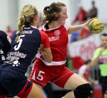 Ganz unbelastet von schlechten Erinnerungen an die Begegnungen mit dem TSV Travemünde vor zwei Jahren können die Nachwuchskräfte wie Janka Bauer gehen, die damals noch nicht zum Zweitligakader gehörten. Die Zeitzeugen der Ausreißer nach unten in Hin- wie Rückspiel werden gut daran tun, sich auf die aktuelle Situation zu fokussieren. 