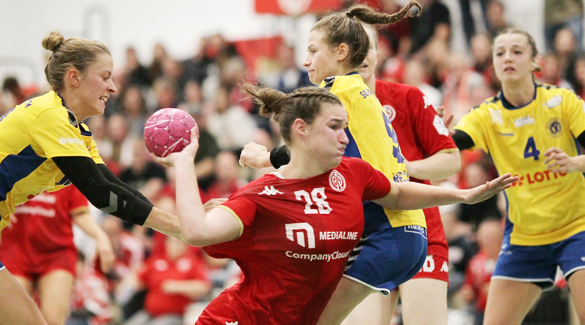 In der neuen Saison gelingt nach zwei Unentschieden der erste Sieg im Derby gegen die SG Bretzenheim. Danach aber lassen Melanie Grawe und ihr Team geschlagene sieben Niederlagen in Serie folgen.