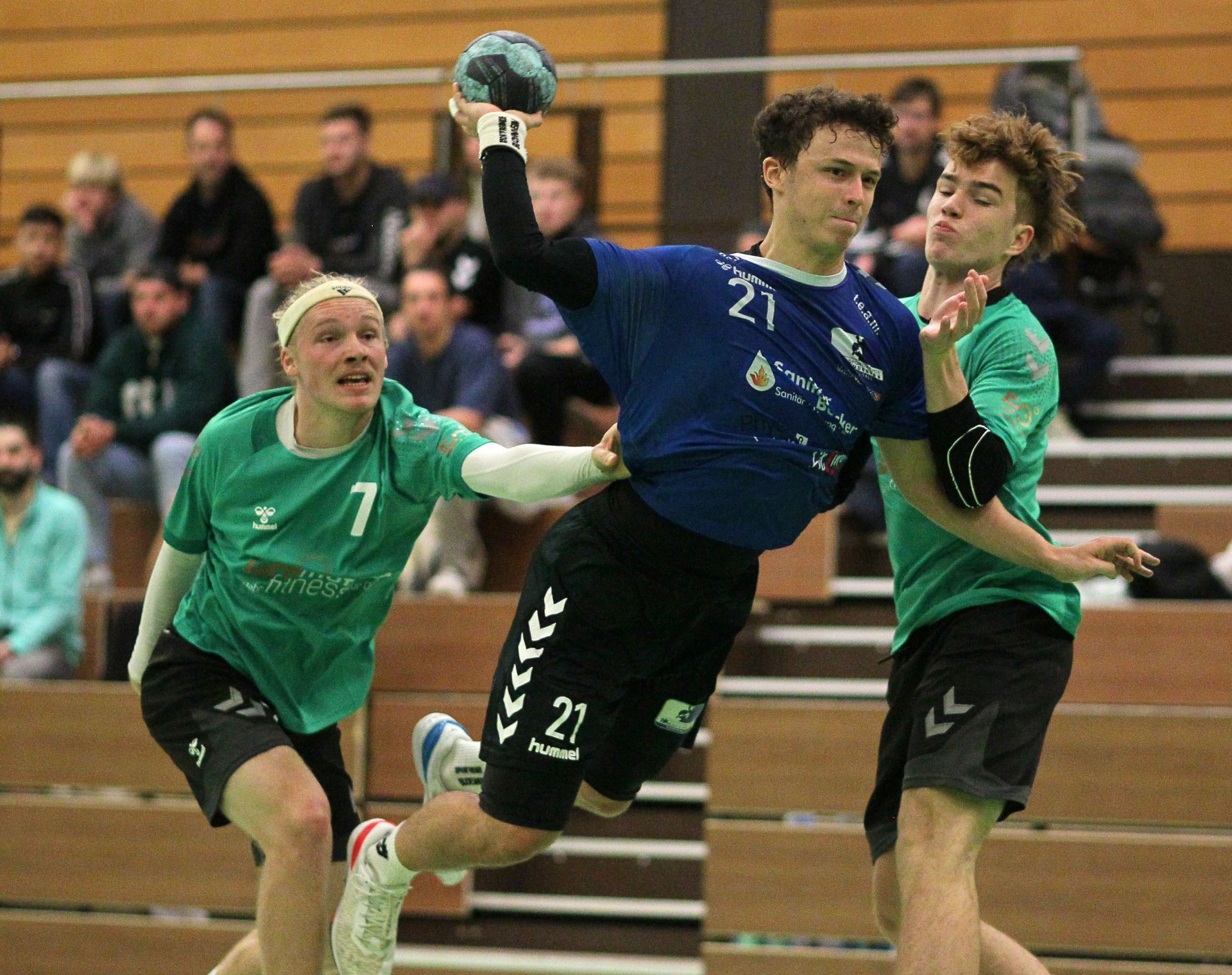 In der Rheinhessenliga sind die Sportfreunde Budenheim II nach dem dritten Rang in der vorigen Saison zum Jahresende das Maß der Dinge. Torben Schlüter ist der neue Führungsspieler im Team von Michael Gruß, das zum Jahreswechsel als einzige Mannschaft noch auf dem Feld verlustpunktfrei ist.