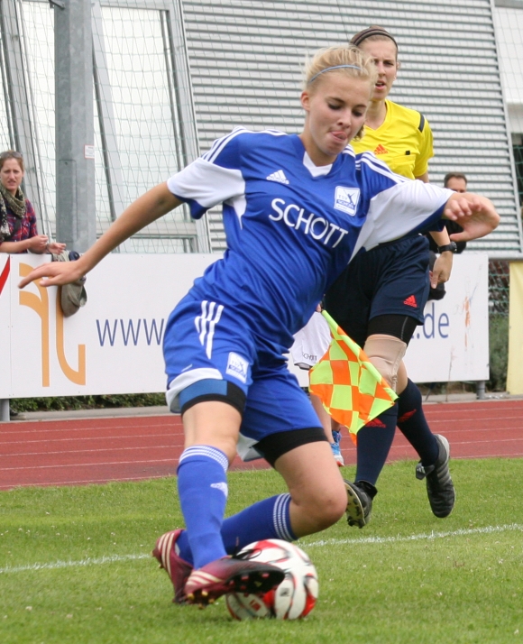 Ob Laura Freigang in Bad Neuenahr mit dem TSV Schott zum Regionalliga-Auswärtsspiel antreten kann, ist noch unklar, da für sie am Sonntag ein Lehrgang mit dem U17-Nationalmannschaftskader beginnt.