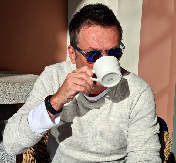 Abwarten und Kaffee trinken? Christian Heidel gibt sich in Sachen Wintertransfers tiefenentspannt, ist aber sehr wohl damit beschäftigt, Bo Svensson die gewünschten Zugänge zu beschaffen.