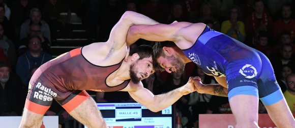 Murad Kuramagomedov (l.) sicherte den 88ern mit seinem Sieg gegen Tim Müller das Weiterkommen.