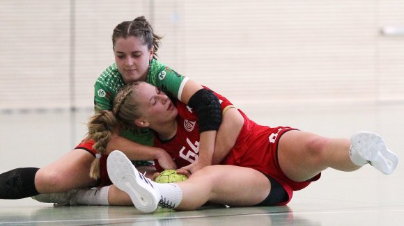 Im Heimspiel hatte die TG 88 Pforzheim die 05-Zweite (r. Claire Ramacher) lange Zeit im Griff, ehe die Mainzerinenn das starke Ende für sich hatten. Diesmal setzte Jörg Schulzes Teams sich früh so deutlich ab, dass es trotz schwindender Kraft zu neuerlichen Sieg reichte.