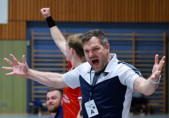 Für Trainer Tino Stumps gab es nach einer längeren Durststrecke gegen die HSG Eckbachtal so viele Tore zu bejubeln wie noch nie seit der Oberligarückkehr mit seinem Team, das, wie er nun mitteilte, nach der Saison ohne ihn auskommen muss.