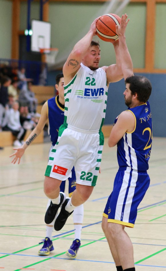 Bis zur 27. Minute war die DJK in Lambsheim zu acht. Dann kassierte Denis Nap zwei Technische Fouls hintereinander.