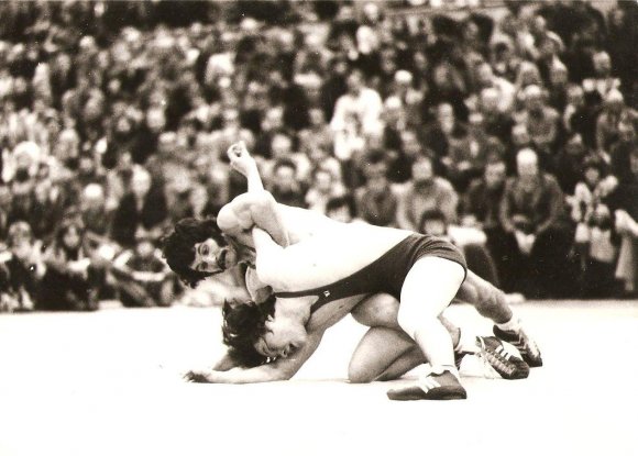 1975 setzte sich Emil Müller (oben) im Hinkampf gegen Hans Partsch durch. Am Ende aber triumphierten die Schorndorfer.