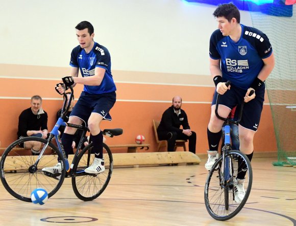 Das Passspiel haben Fabian (l.) und Jonas Gebhard verbessert, an der Effizienz müssen sie noch arbeiten. 