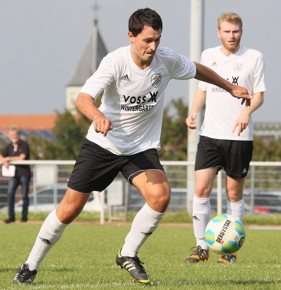 Für den TSV Zornheim (vorne Manuel Henss, hinten Florian Marschall) geht es im Spiel gegen Tabellenführer TuS Marienborn darum, sich selbst eine gute Perspektive auf die Spitzenposition zu erhalten, denn bei einer Niederlage wäre die TuS sieben Punkte voraus.