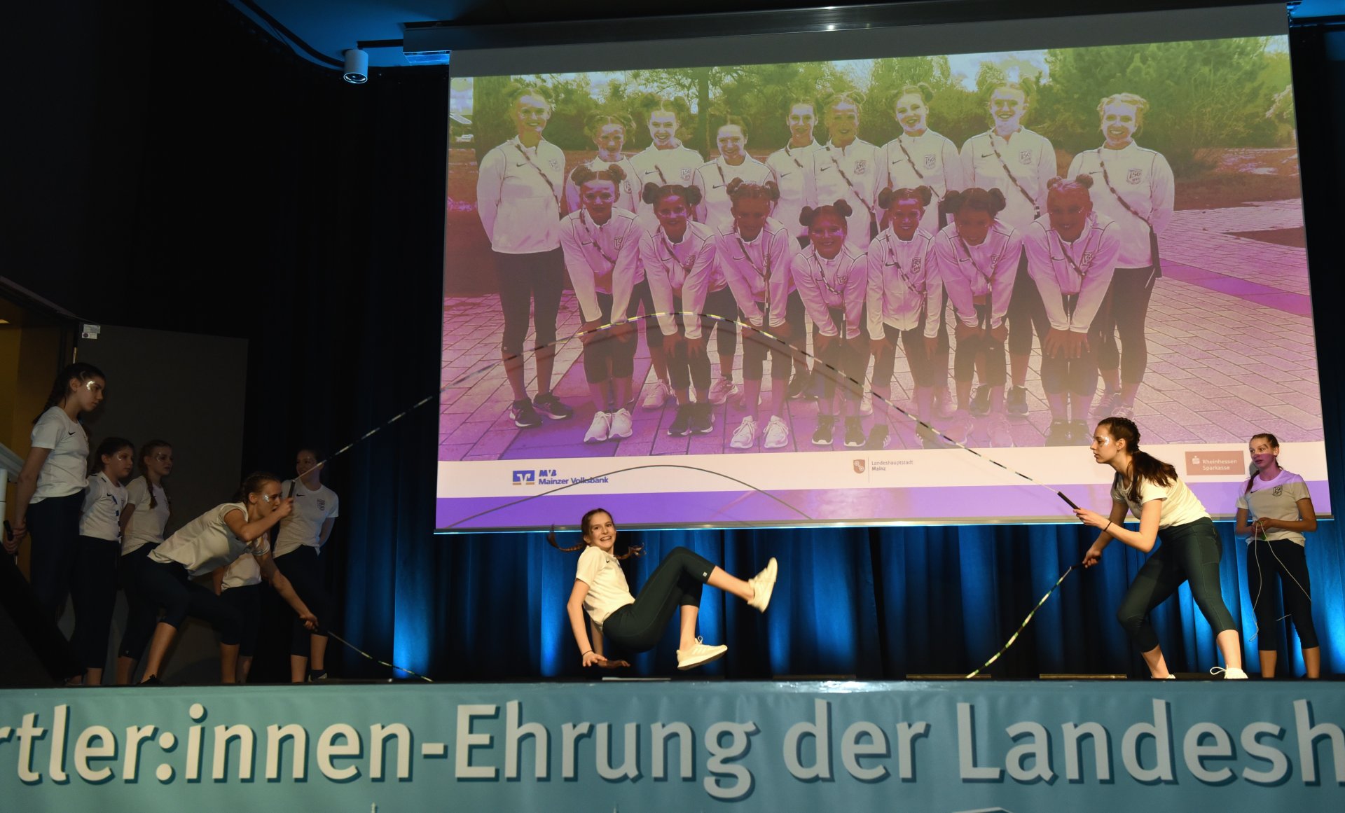 Hochleistungssport auf der Bühne: das Jump Attack Showteam der TSG 1846 Bretzenheim...