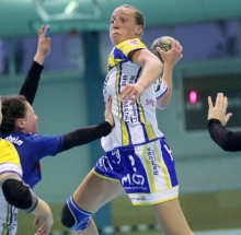 Ein Nerv nervte Carine Koepcke unter der Woche, vermutlich wird die Rückraumschützin aber am Versuch der zumindest kurzzeitigen Übernahme der Tabellenführung beim BVB Dortmund II mitwirken. 