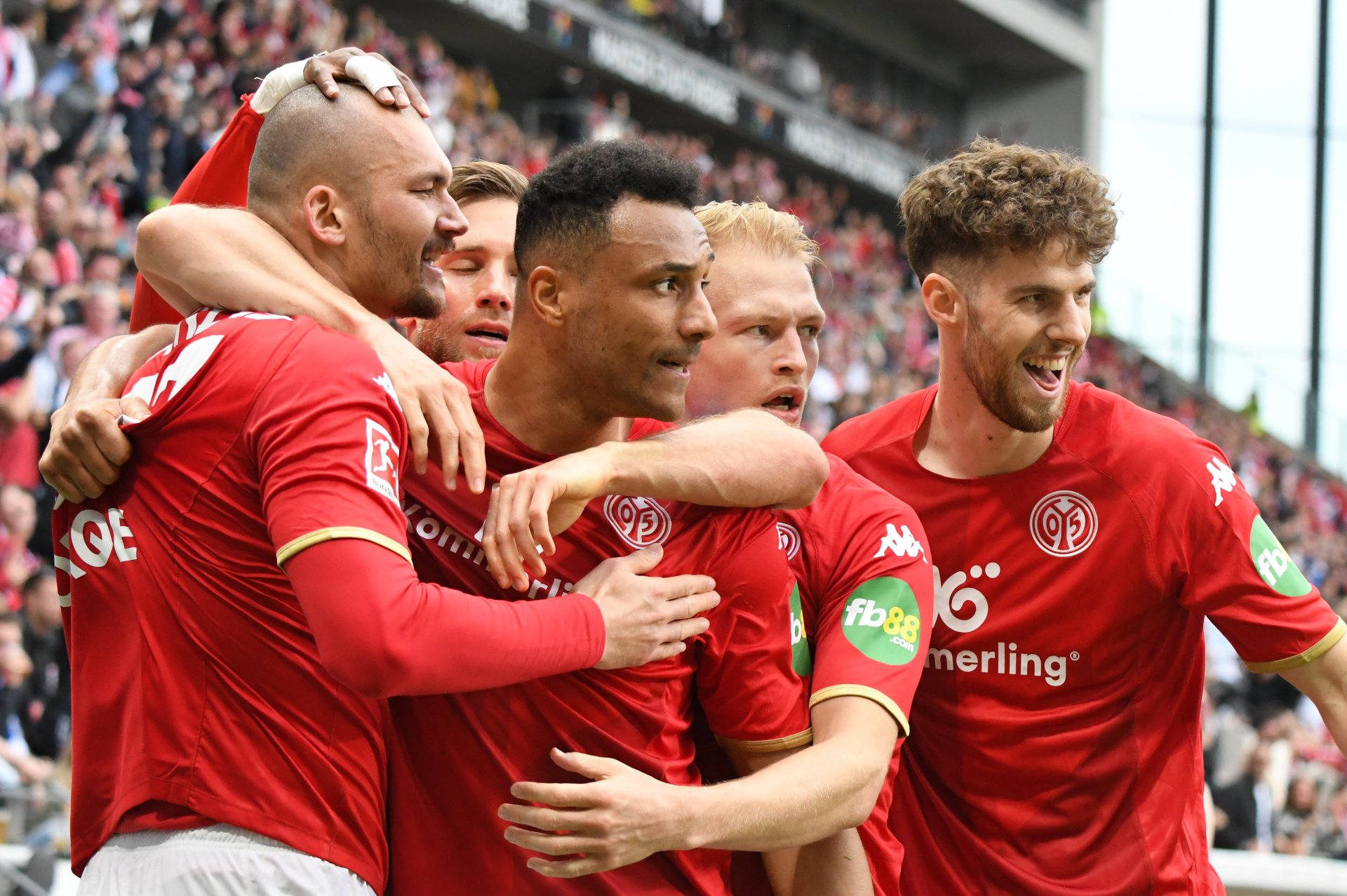 Könnte Mount Rushmore sein, ist Mainz am Rhein: entschlossene 05er beim Torjubel nach dem 1:1 gegen den FC Bayern München. Von links: Ludovic Ajorque, Silvan Widmer, Karim Onisiwo, Andreas Hanche-Olsen, Anton Stach.