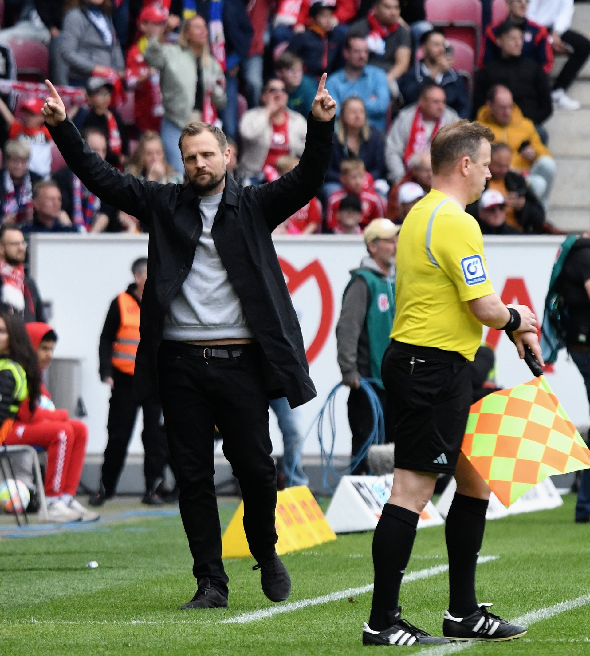 Bo Svensson setzte sich mit der Leistung seiner Mannschaft kritisch auseinander, war aber dennoch stolz auf sie und froh über die drei Punkte.