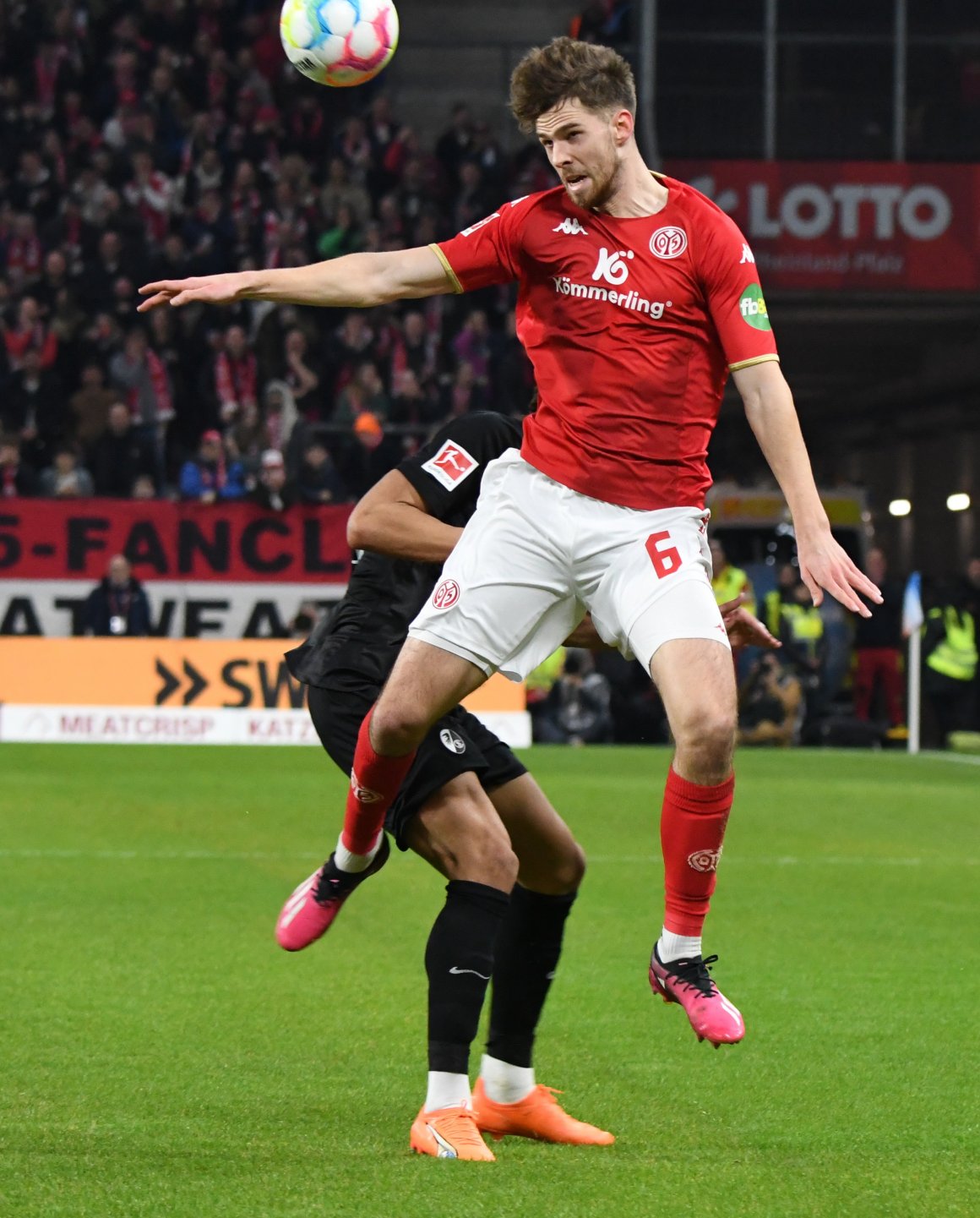 Die Trikotnummer verrät es: Anton Stach wird am Samstag als Sechser gebraucht.