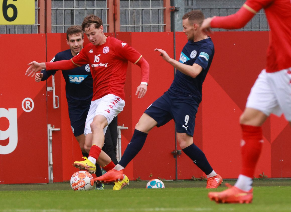 Marc Richter erlebte mit der U23 des FSV Mainz 05 im Heimspiel gegen den FC-Astoria Walldorf eine überraschende Niederlage. Das erleichtert es immerhin, im letzten Heimspiel der Runde noch einmal motiviert zu Werke zu gehen.