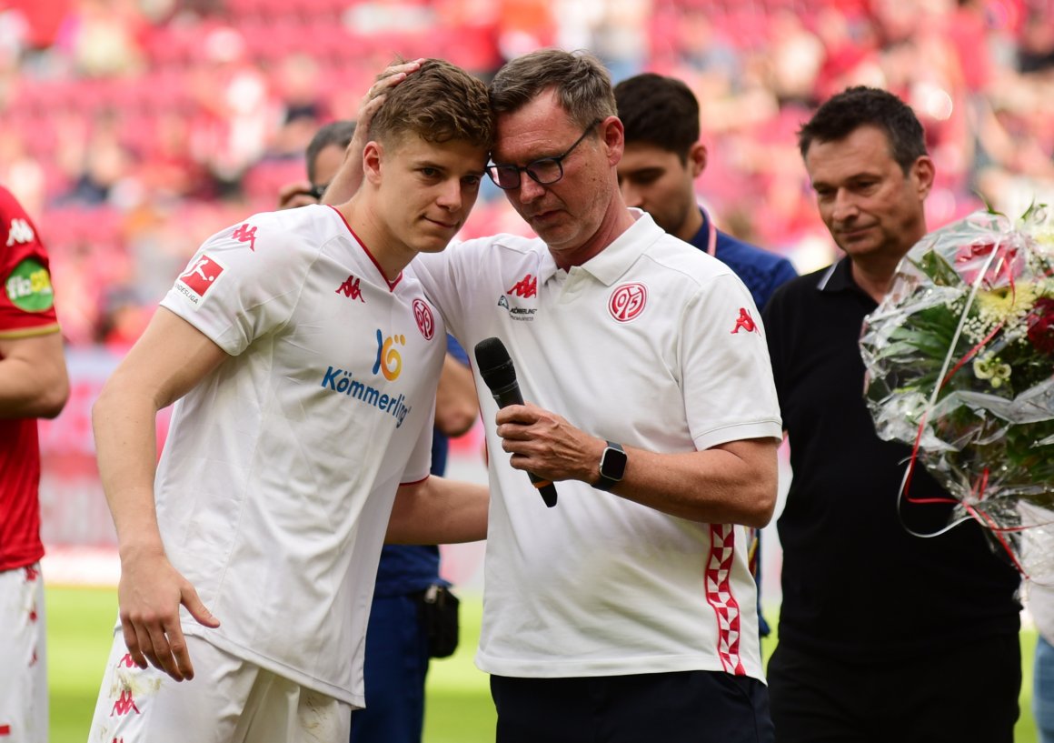 Weggefährten für anderthalb Jahrzehnte: Finn Dahmen und 05-Vorsitzender Stefan Hofmann.