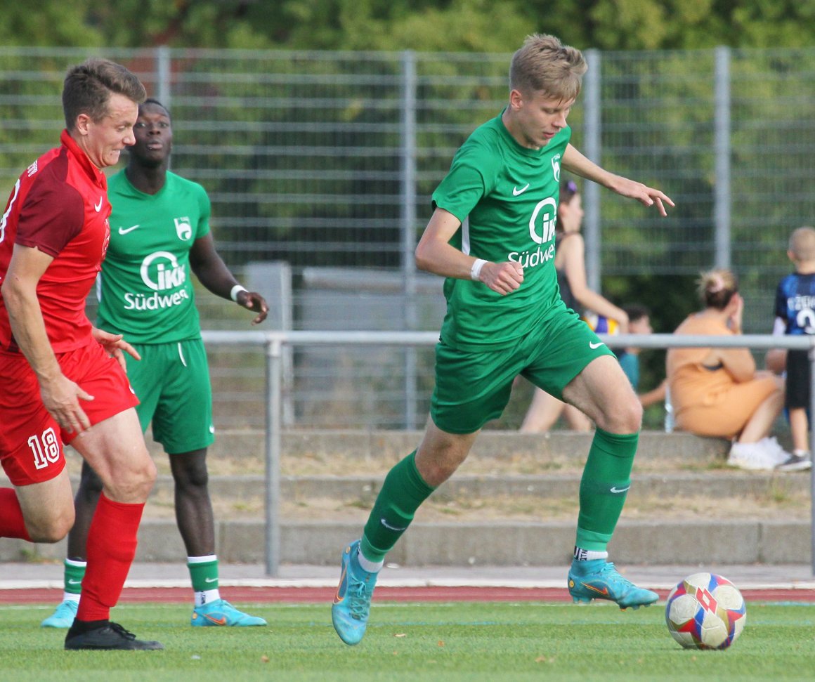 Auch Torjäger Tobais Schuh konnte mit seinen 16 Saisontoren den Absturz der TSG Hechtsheim nicht verhindern, zumal ihm im Entscheidungsspiel in Partenheim kein Treffer gelang.