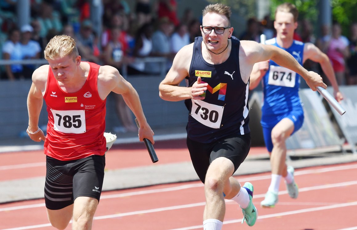 Auf der Zielgeraden fing Niclas Trabitzsch (2.v.l.) den Neuwieder Florian Raadts ab und sicherte der USC-Sprintstaffel den Titel mit einer Hundertstel Vorsprung. 