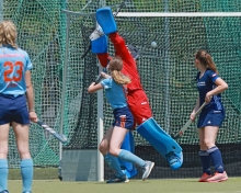 Das knallt rein: TSV-Torfrau Svea Nagel bekommt den sich unter die Latte senkenden Bogenlampenball nicht abgewehrt, die Niederlage ist perfekt.