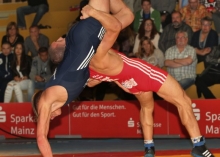 Auf Ivalyo Dimov (rot) muss die Zweite Mannschaft der 88er am Wochenende verzichten. Doch auch ohne ihren Siegringer wollen die Mainzer sich gegen ihre schärfsten Verfolger durchsetzen.