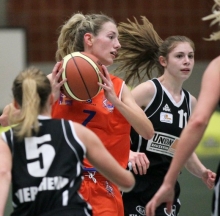Die Räume dürften eng werden gegen das ungeschlagene Spitzenteam der DJK Brose Bamberg. Trotzdem trauen sich die ASC-Frauen mit Kapitänin Lilian Koch zu, dass sie den Favoriten in eigener Halle mächtig ärgern können.