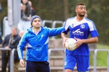 Auswärtniederlagen hat auch SVG-Betreuer Zeki Erarslan (l.) in dieser Saison zur Genüge gesehen. In Mechtersheim sollen Joseph Meier und Kollegen der tristen Bilanz ein Ende setzen.